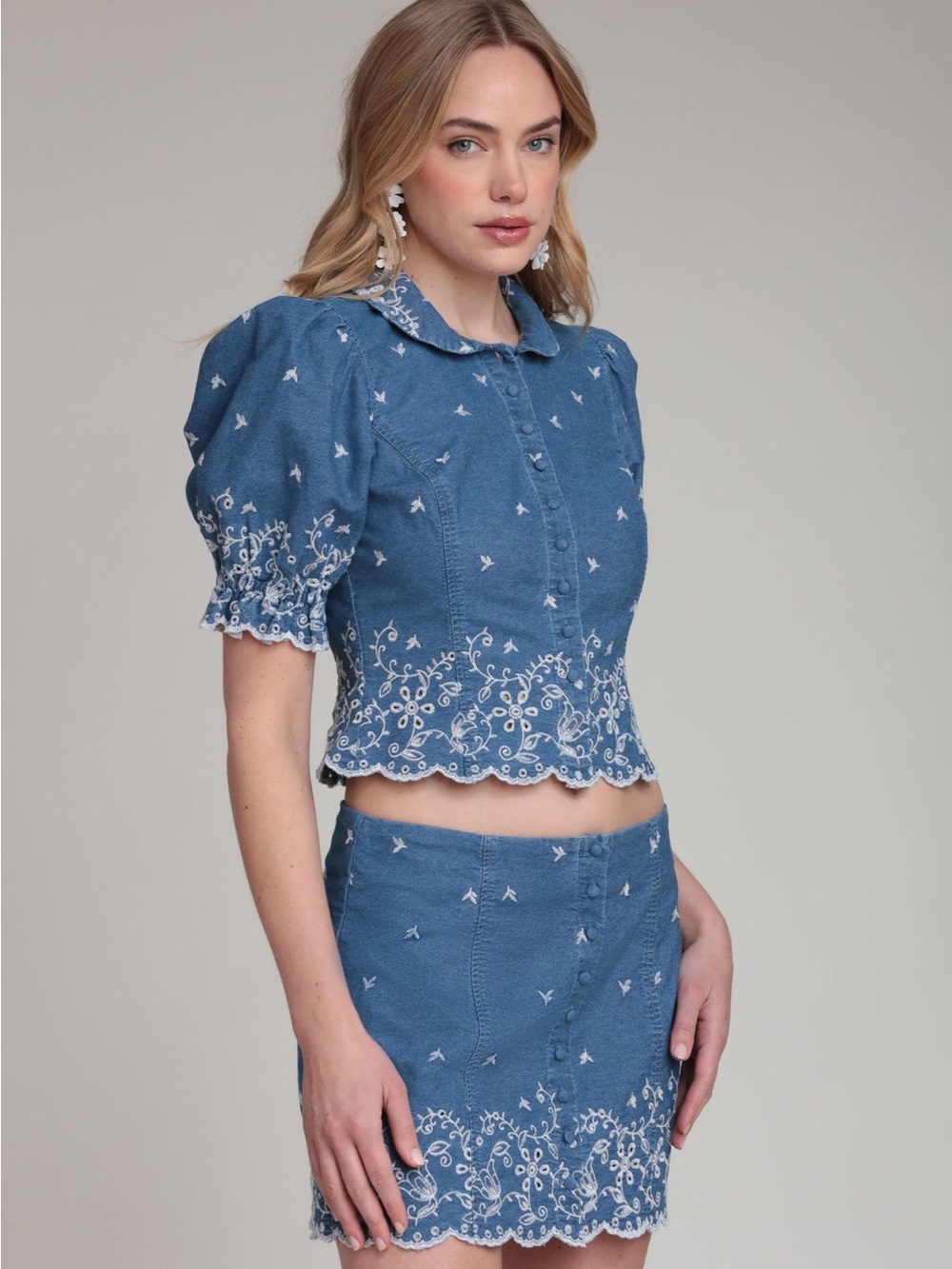 Avec Les Filles Needle Blue Cotton Chambray Embroidered Top - Picture 3 of 12